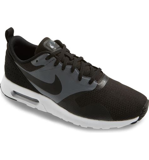 Nike Men’s Air Max Tavas Se Sneakers 